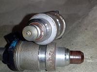 Fuel Injector plntle caps With or Without?-cam01992.jpg