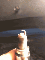 Abnormal oil consumption-rl-spark-plug-middle-front.gif