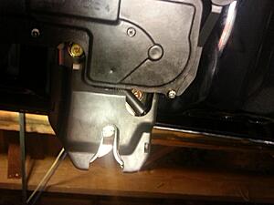 Piece from trunk latch?-catn5a6.jpg