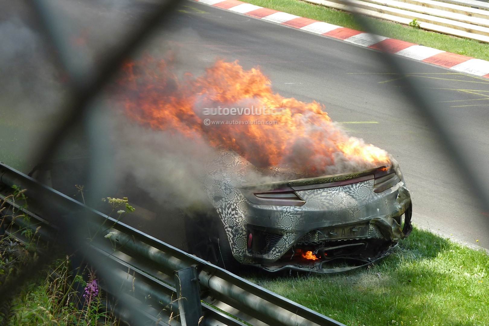 Name:  new-photos-shed-light-on-2015-acura-nsx-prototype-fire-at-the-nurburgring_7_zps3c605a13.jpg
Views: 3010
Size:  460.8 KB