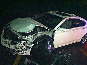 Crashed my TL....totaled.-pgmvow7.jpg