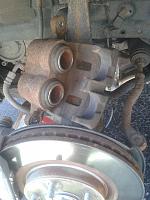 Regular brake maintenance-front-caliper-dual-piston-20140409_133643.jpg