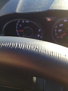 '10 Steering Wheel Leather cracks-4u5lh.jpg