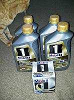 Mobil 1 5w30 Extended Performance 4 quarts and M1-104 oil filter-oil.jpg